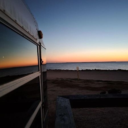 Maggie At The Beach - 1973 Vintage Rv Port Lavaca Luaran gambar